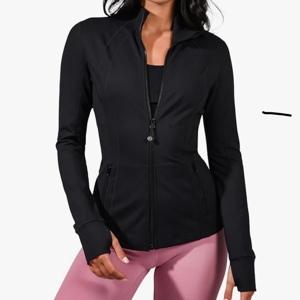 90 degree by reflex 
Women’s lightweight full zip running track jacket